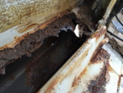 Close up of the inner sill rust